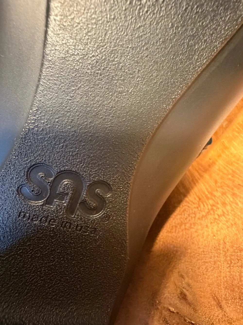 SAS black tripad
